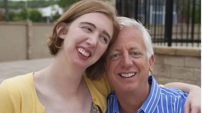 นายกอร์ดอน ฮาร์ตแมน และมอร์แกน บุตรสาว