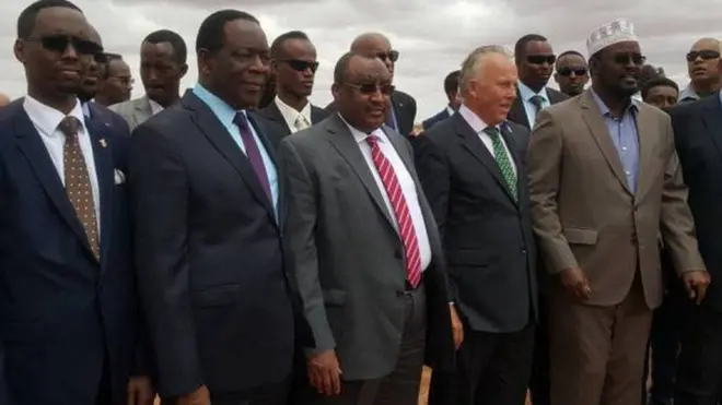 War saxaafadeed ay si wadajir ah usoo saareen madaxda maamul goboleedyada ayay isku barbar taageen madaxweynaha Galmudug