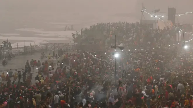 아르빈드 케즈리왈 델리 지사는 이날 "델리가 독가스실이 됐다"며 주의를 당부했다
