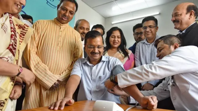 एक मोहल्ला क्लिनिक में पहुंचे मुख्यमंत्री अरविंद केजरीवाल