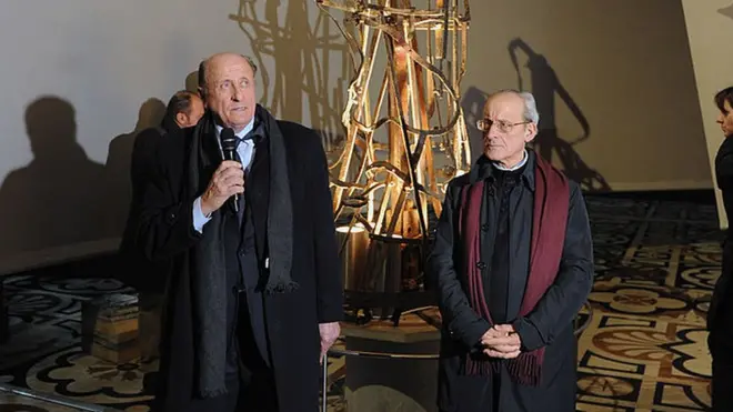 Angelo Caloia (solda) 2011 (Arşiv)