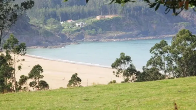 స్పెయిన్ గ్రామంలోని బీచ్