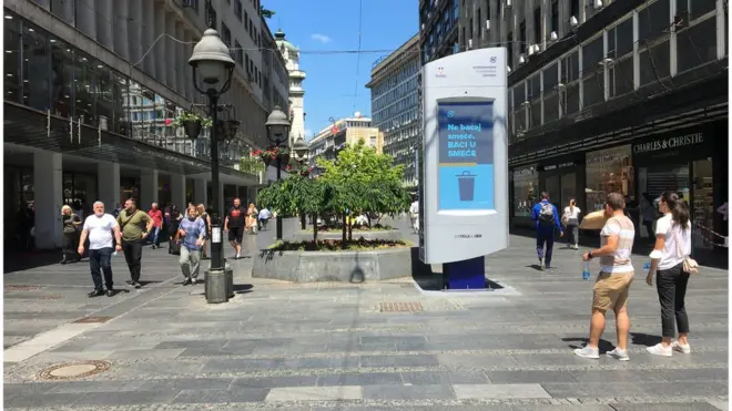 „Небочистач" је постављен у центру Београда 5. јуна 2021, на Светски дан заштите животне средине