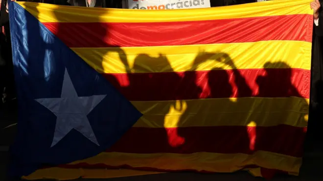 An Estelada (Catalan separatist flag) during a protest outside Catalonia's Supreme Court in Barcelona, September 27, 2017