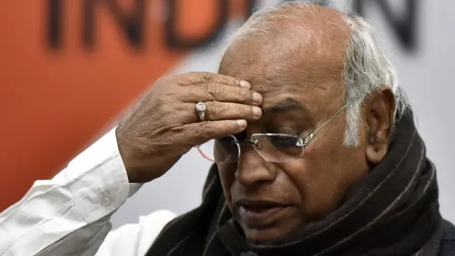 ગત લોકસભામાં વિપક્ષના નેતા મલ્લિકાર્જુન ખડગે ગુલબર્ગ બેઠક ઉપરથી પરાજીત થયા