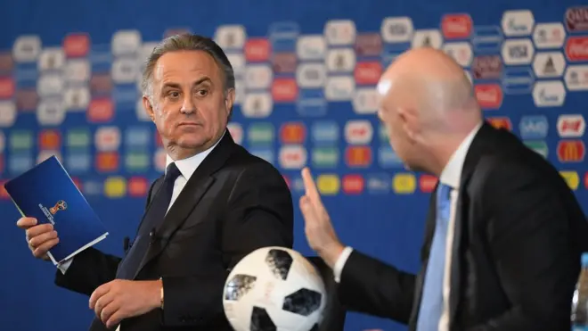 Еще год назад Мутко курировал подготовку к ЧМ-2018 и почти не расставался с Джанни Инфантино, а теперь они даже не появляются вместе