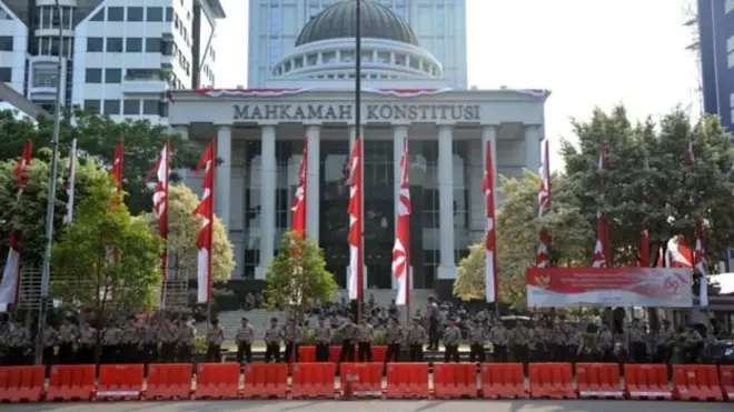 Mahkamah Konstitusi harus menuntaskan perkara perselisihan hasil pilkada selama 45 hari.