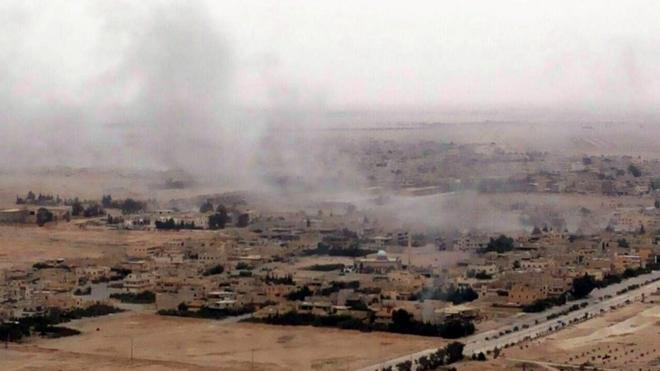 Syrian government troops advance towards Palmyra