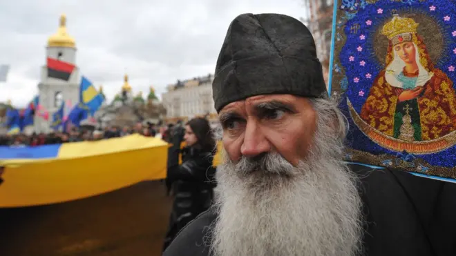 У Константинополі кажуть, що вирішили взяти на себе ініціативу в подоланні розколу українського православ'я, даруючи його частині Томос про автокефалію