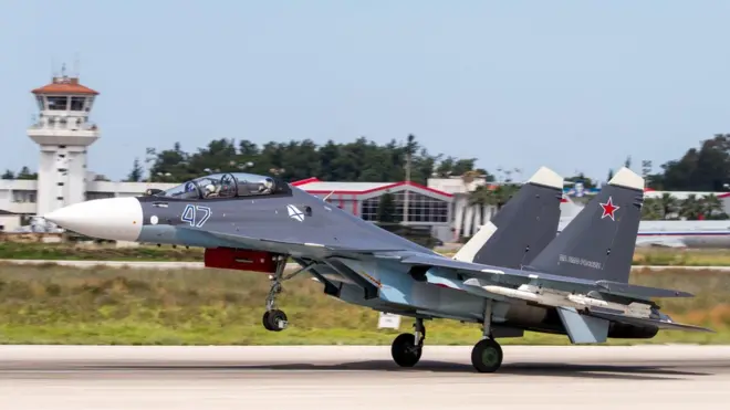 Истребитель Су-30СМ на российской авиабазе Хмеймим в Сирии (фото архивное)