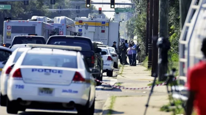 అమెరికాలో కాల్పులు