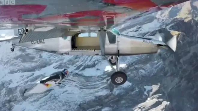 እስከ ነዞም ሰብ-ሰርሖ ክንፊ ለቢሶም ብሰማይ ነፊሮም ናብ ነፋሪት ዝኣትዉ ደፋራት ሰባት ረኣይዎም