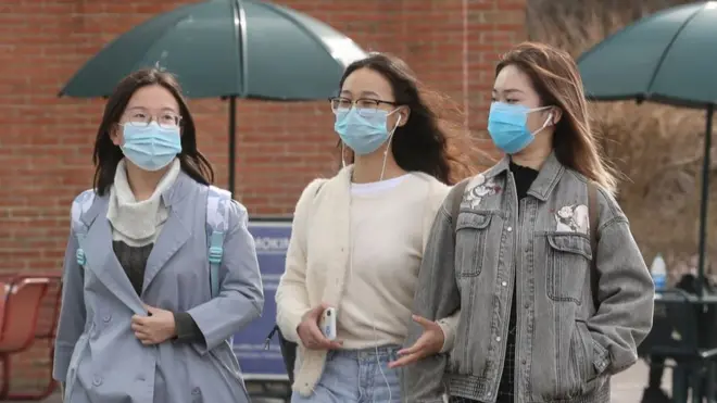 美國疫情嚴峻，不少中國留學生依然選擇留下繼續學業。