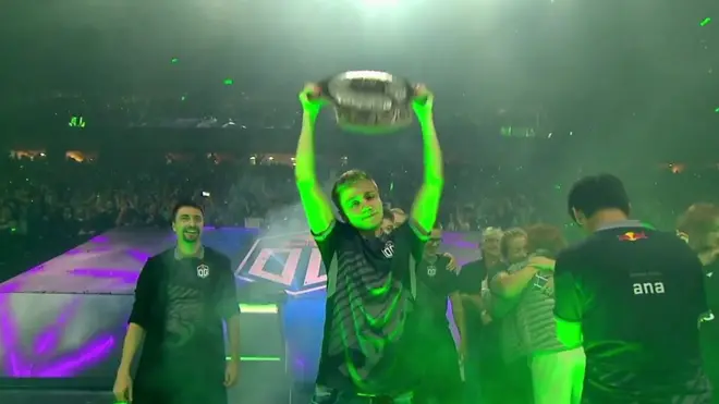 سفر به ویلای ثروتمندترین قهرمان بازی‌های کامپیوتری