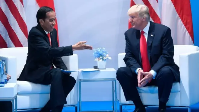 Presiden Joko Widodo saat bertemu Presiden Donald Trump di sela-sela pertemuan KTT G-20, 8 Juli 2017 di Hamburg, Jerman.