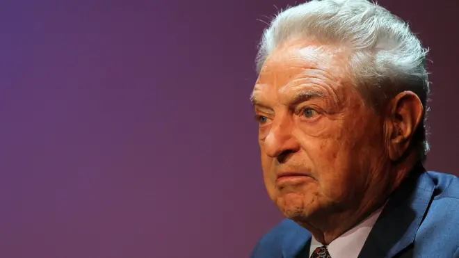George Soros Macaristan'dan 1947 yılında ayrıldı ve Açık Toplum Vakıflarını kurmadan önce ABD'de servet sahibi oldu