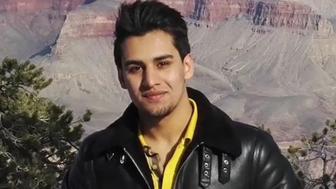 मोमिन साक़िब