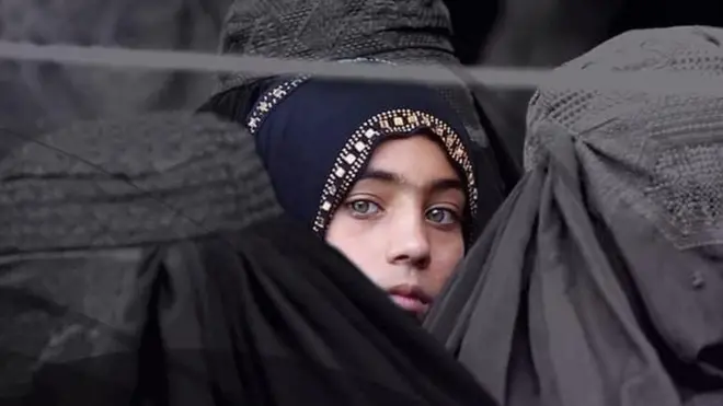 अफ़ग़ानिस्तानः मुल्क जहां औरत बदन भी ढंके और नाम भी छुपाए...