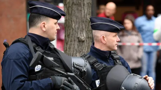 Французские полицейские