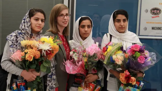 افغان روباټ جوړوونکې امریکا ته رسېدلي