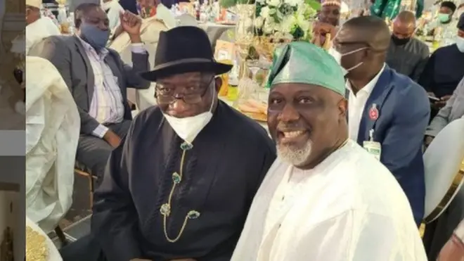 Aarẹ ana, Jonathan ati Sẹnetọ tẹlẹri, Dino