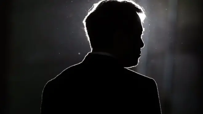 2017年，这位亿万富豪掌管的特斯拉公司在华销售额突破20亿美元。特斯拉首席执行官伊隆·马斯克将辞任董事会主席。他究竟是什么来头？