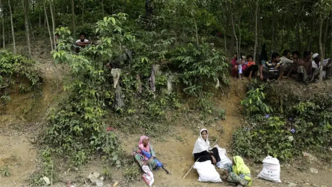 ရခိုင်ပြည်နယ် မြောက်ပိုင်းကနေ ဘင်္ဂလားဒေ့ရှ်နိုင်ငံဘက်ခြမ်းကို ရိုဟင်ဂျာတွေ ဆက်လက် ထွက်ပြေး ရောက်ရှိလာနေ