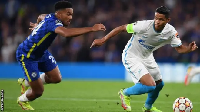 ريس جيمس دعا المشجعين إلى المساعدة في كشف اللصوص