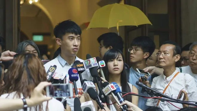 游蕙禎、梁頌恆在終審法院駁回申請後接受記者訪問