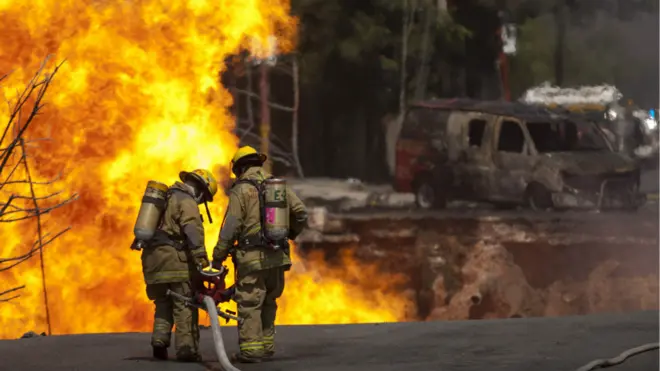 El robo de gas pone en riesgo a las poblaciones cercanas a los ductos.
