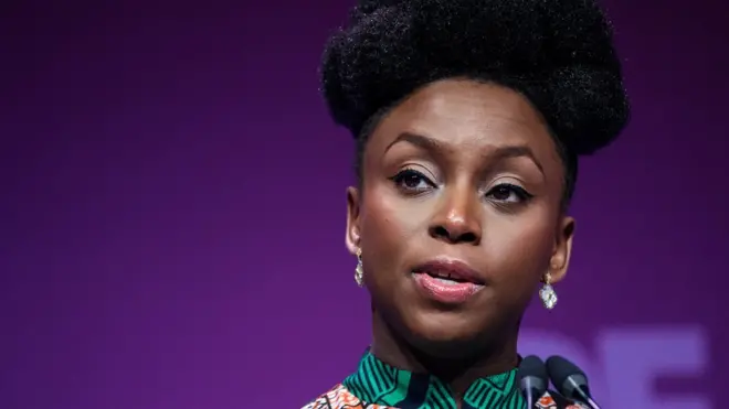 Chimamanda say igbos don loss Biafran war and learn to dey ashamed to speak dia language