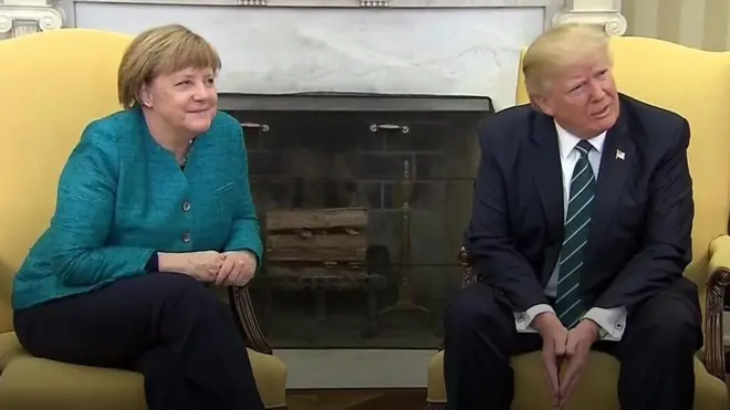 مصافحات ترامب ولغة الجسد