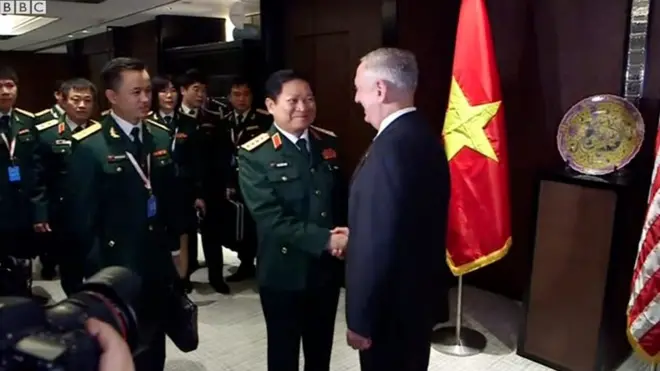 Bộ trưởng Quốc phòng Ngô Xuân Lịch gặp người đồng cấp Hoa Kỳ James Mattis