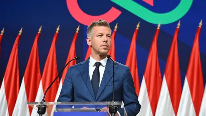 Питер Мадьяр, избранный премьер-министр Венгрии от партии «Тиса», проводит пресс-конференцию в Будапеште, Венгрия, 13 апреля 2026 года.