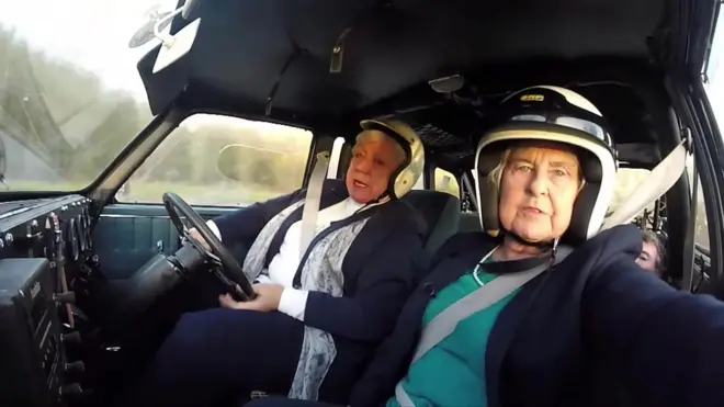 Bron Burrell con su compañera Tina