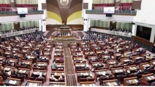 د ولسي جرګې مشر له لویې مشورتي جرګې سره مخالفت ښودلی