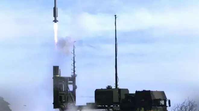 烏克蘭軍方在10月13日宣佈，第一套最先進的IRIS-T SLM防空系統已從德國交付給烏克蘭。