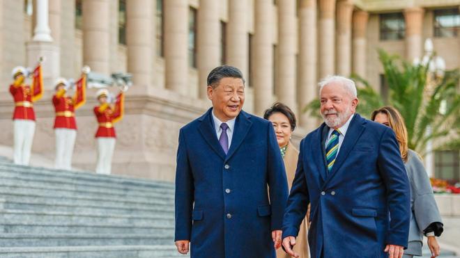Brazilâ€™s President Luiz Inacio Lula da Silva and Chinaâ€™s President Xi Jinping attend a welcoming ceremony at the Great Hall of the People in Beijing, China, April 14, 2023.