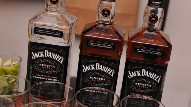 El bourbon Jack Daniel's es producido en Kentucky, el estado al que pertenece el líder de la mayoría en el Senado, Mitch McConnell.