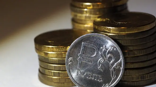 Россиян волнуют в основном курс рубля и собственные расходы