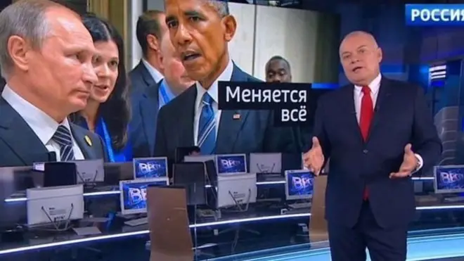 روی صفحه نمایش پشت سر دمیتری کیسلیوف نوشته شده "همه چیز در حال تغییر است"