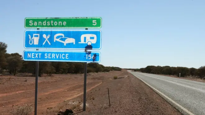 Мальчику предстояла 30-часовая дорога до Перта