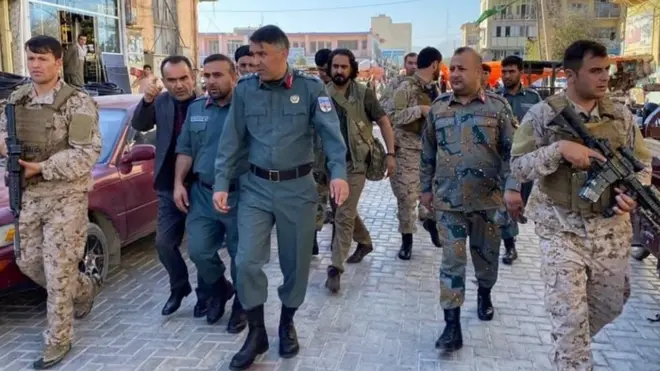 د کورنیو چارو وزارت سرپرست مسعود اندرابي کابل کې د ګشت پر مهال