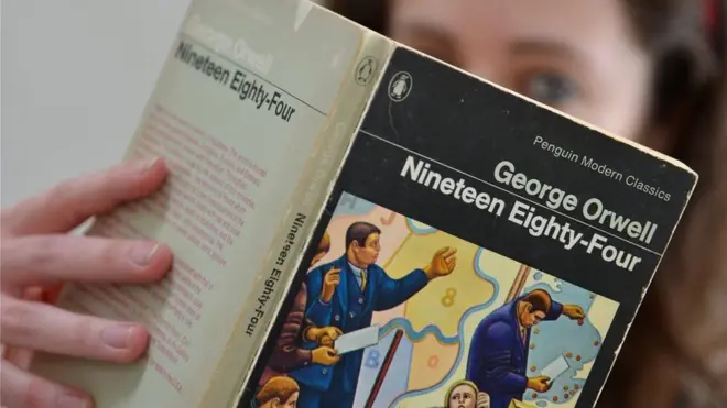 Cuốn sách đang nằm trong danh sách bestseller tại Anh, Mỹ