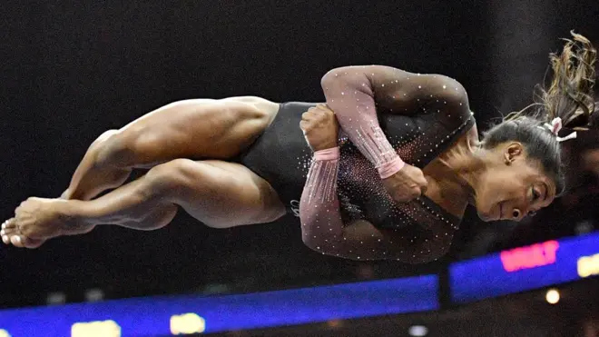 Simone Biles La Extraordinaria Vida De La Gimnasta Olímpica Que Superó Una Dura Infancia Y El 4254