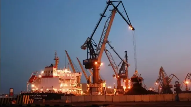 В "Южному" почали розвантажувати вугілля зі США