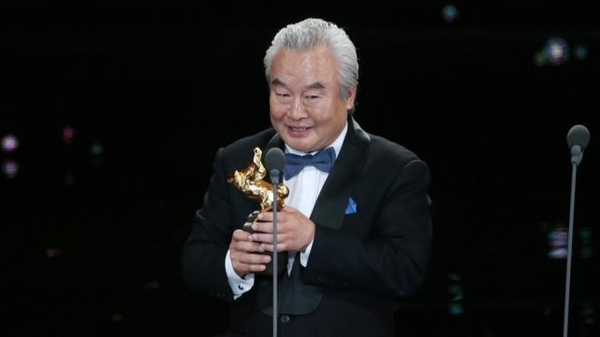 中國資深演員涂們以《老獸》拿下了影帝頭銜。