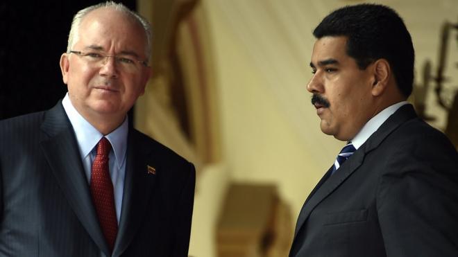 Rafael Ramírez y Nicolás Maduro.