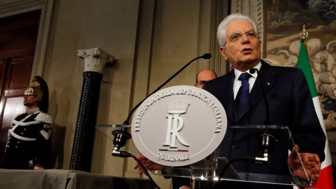 O presidente da Itália, Sergio Mattarella, rejeitou o nome sugerido pelos populistas para ocupar o ministério da Economia e gerou uma crise política