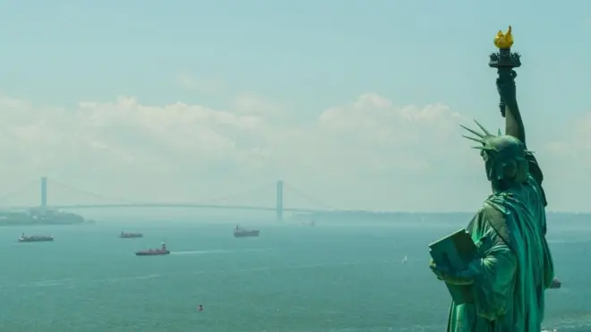 Không giống như thuộc địa Boston của Anh, người Hà Lan thành lập New Amsterdam là một nơi cởi mở về tôn giáo